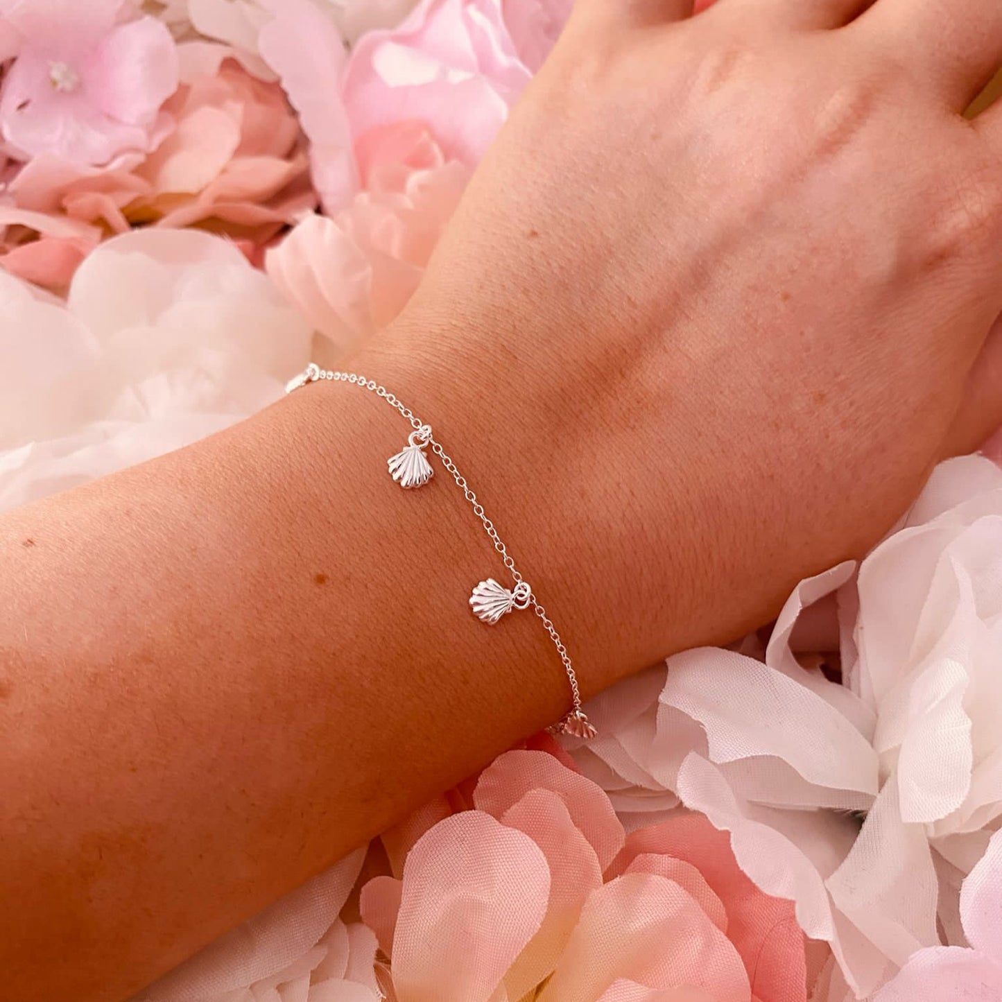 Sterling Silver Shell Charm Bracelet - The Cordelia