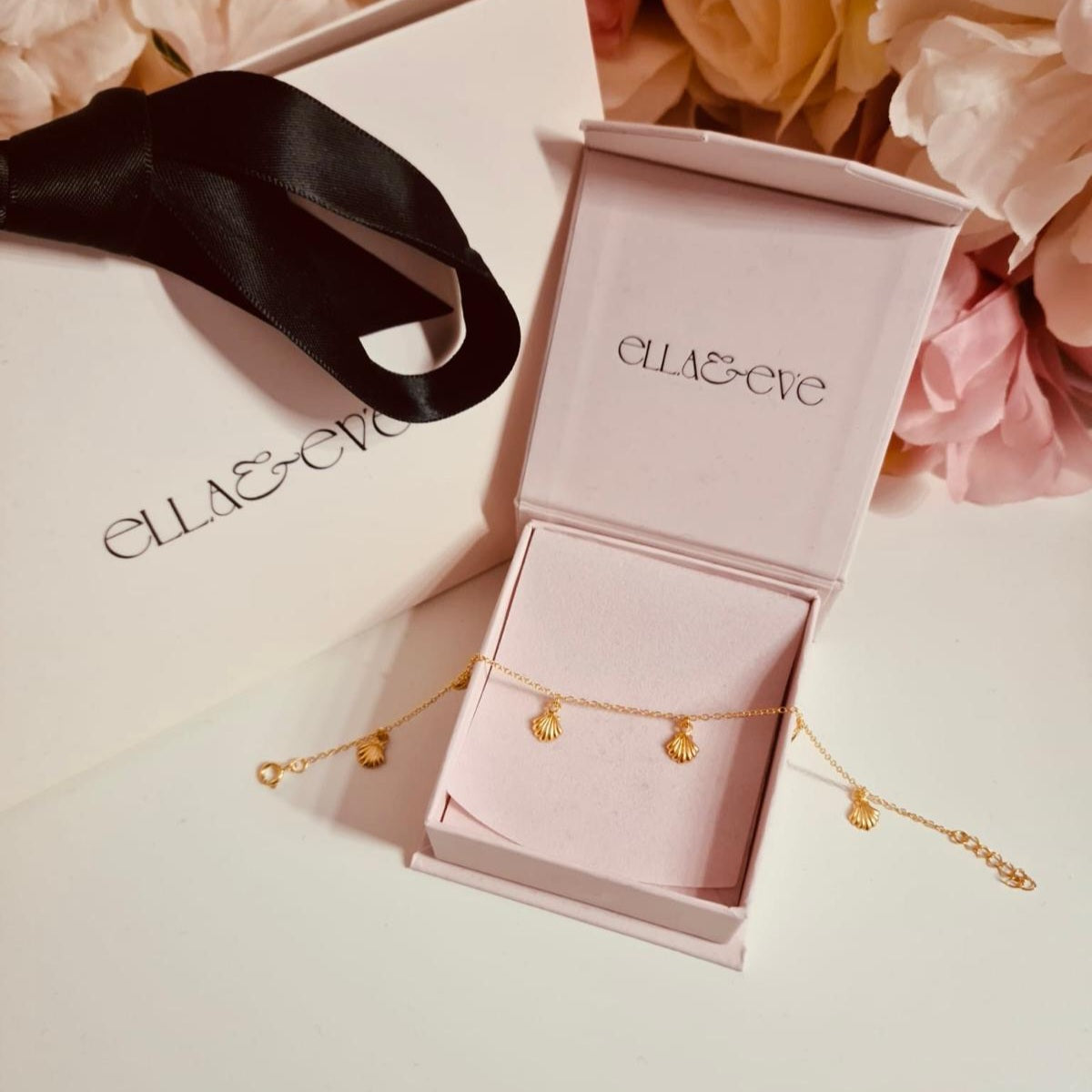 Gold Plated Sterling Silver Shell Bracelet - The Vaihere